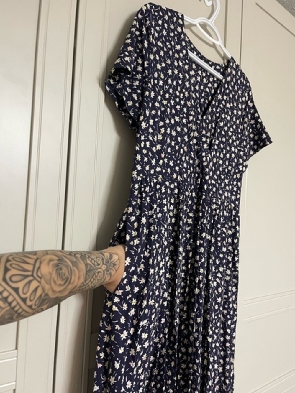 Navy Blue Floral Maxi Dress - Picture 4 of 6